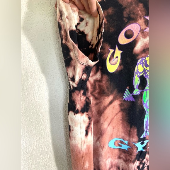 ✨SOLD✨ BLEACH Dyed/Golds Gym Tee - Picture 2 of 10